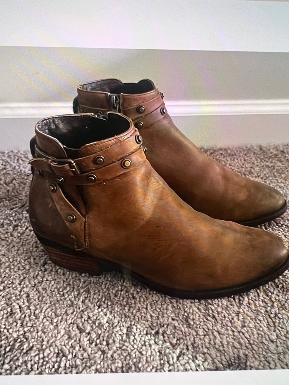 Leather stack heel
Booties